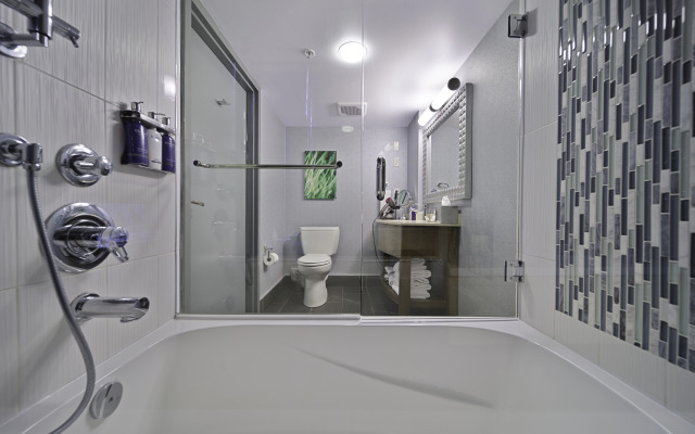 Hotel Blu Vancouver