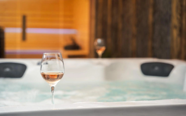 The White Horse Apartment 1