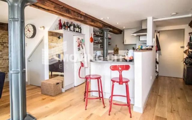 Stunning 2-bed Converted Warehouse - Sleeps 4