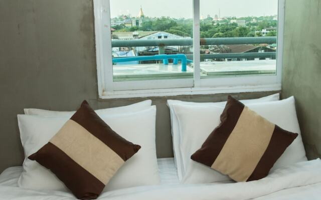 The Lodge Yangon Hostel