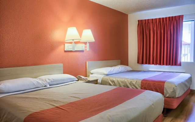 Motel 6 Seattle, WA - South