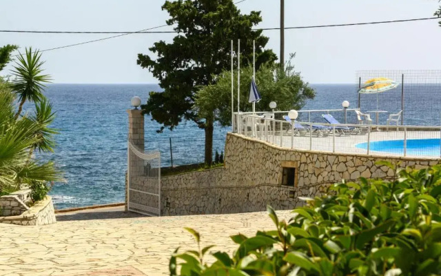Kardamili Beach Hotel