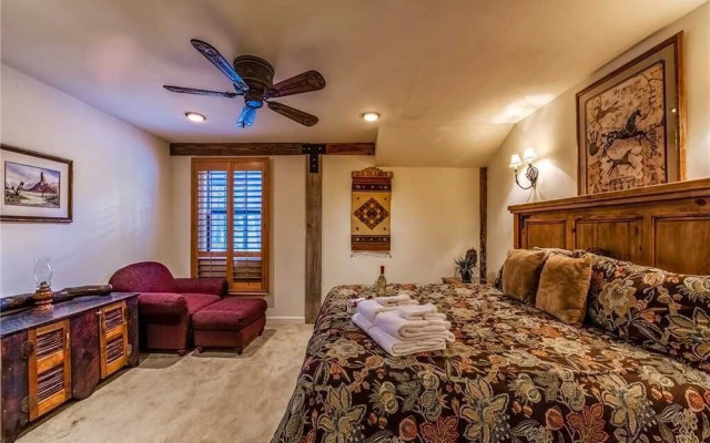 Paradise On The River Three Bedroom Cabin