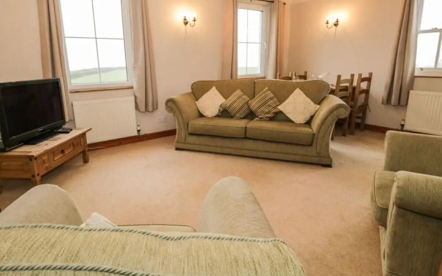 1 Park Nook Close