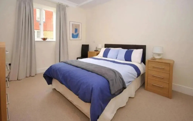 8 Angel Yard, Midhurst