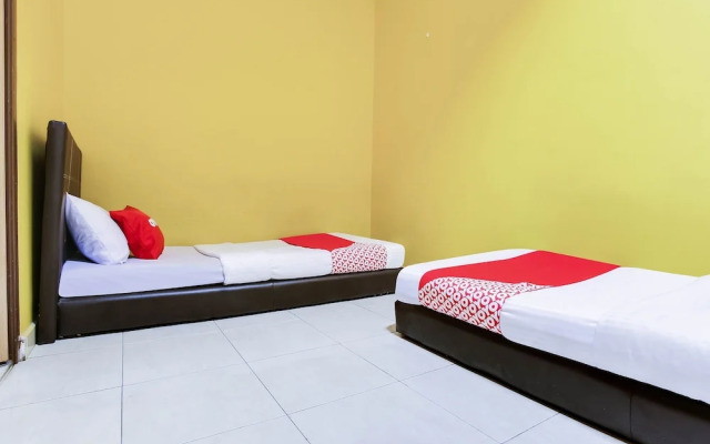 OYO 89406 Lucky Budget Hotel