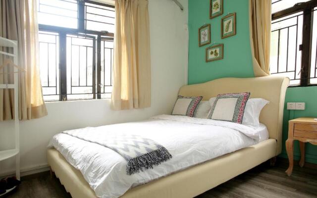 April Sewing Country House