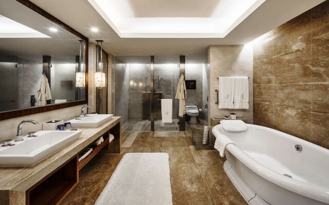 The Ritz-Carlton Sanya, Yalong Bay