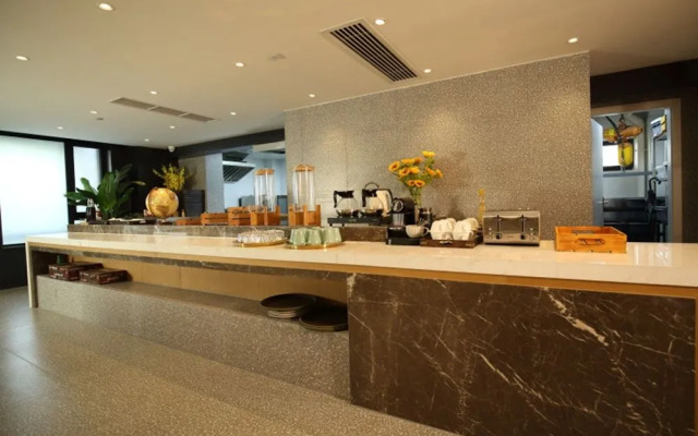 Rich Garden Hotel