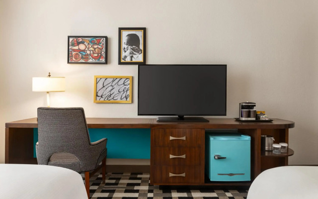American Hotel Atlanta Downtown, Tapestry Collection Hilton