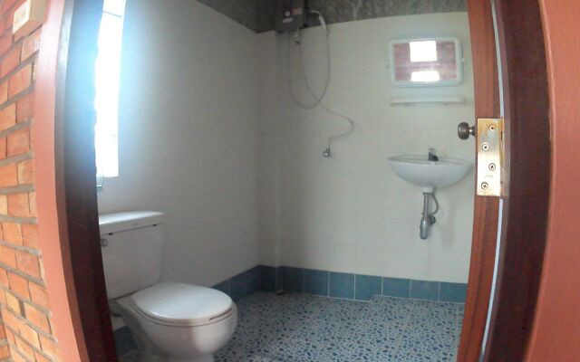 Nice 'n Easy House