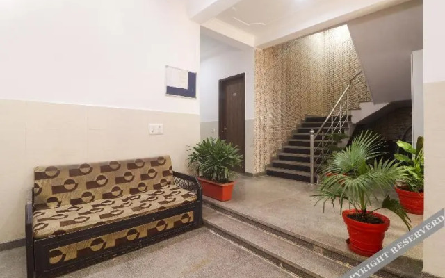 OYO 81499 Second Home Residency