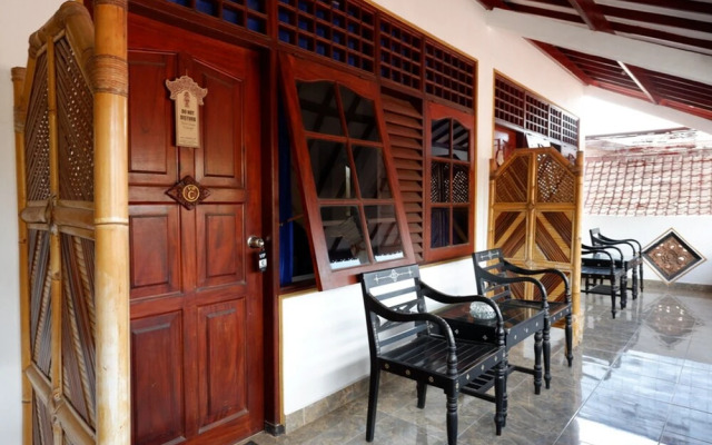 RedDoorz near Mayura Park Lombok 2