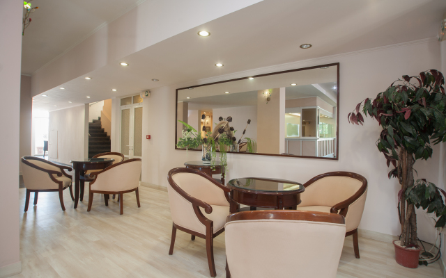 Alexandros Hotel 