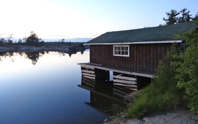 Gwanatchewan Cottage - Private Island