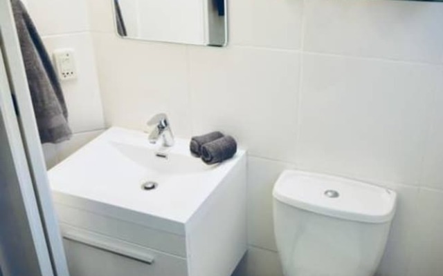 Elegant 1 Bedroom Apartment in Gardens