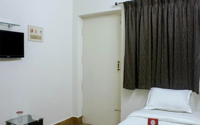 Rose Flower Service Apartment by OYO Rooms