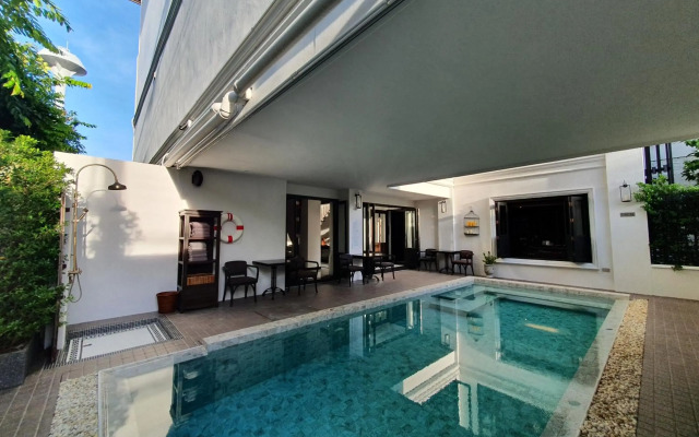 Cheeva Dee Hotel