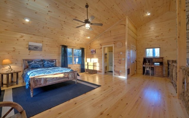 Pony Express - 2 Br Cabin