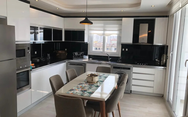 GoldenPark King Suites with Balcony & Sea view