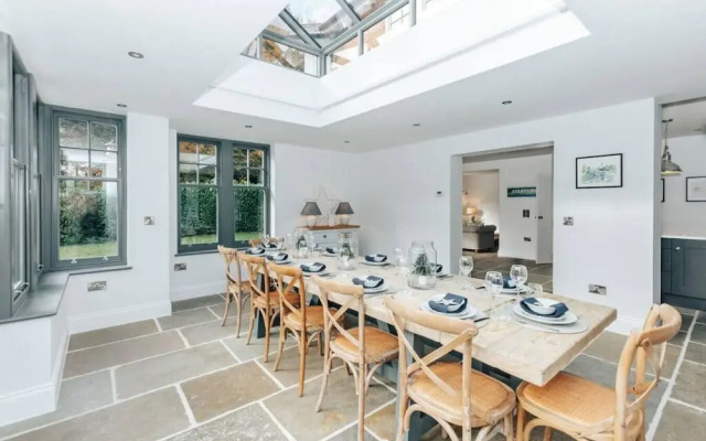 Woodvale Retreat - Sleeps 10