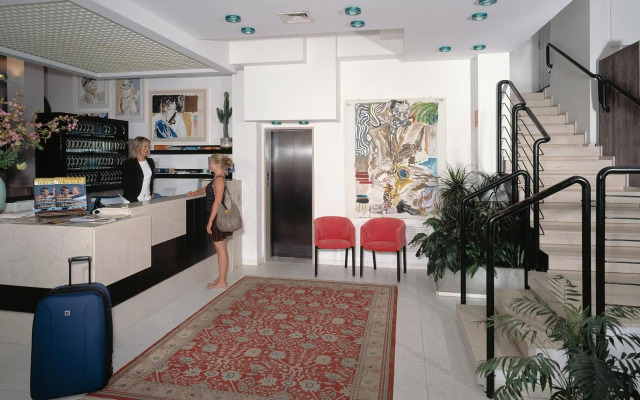 Wally Hotel