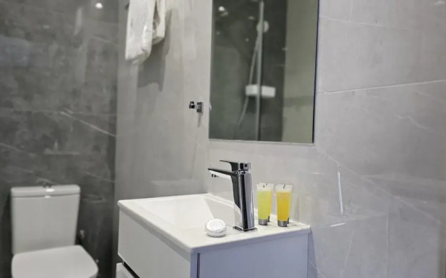 104 NIC - 102 Stay Cosmo City Suite