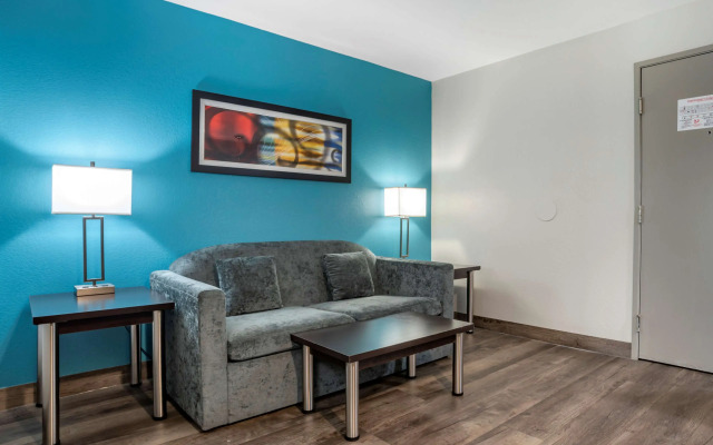 Best Western Carlton Suites