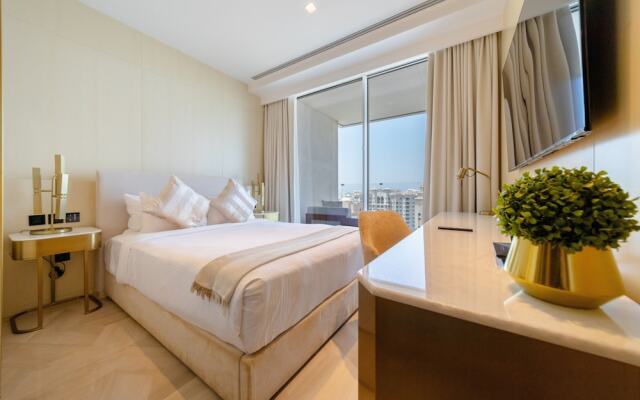 Platinium- FIVE Residences ?