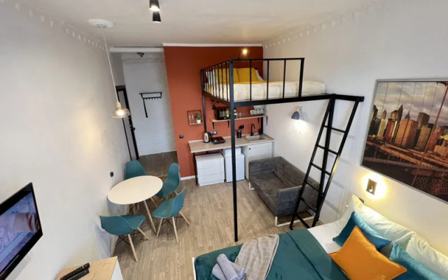 Диван и Чемодан на ул. Вокзальная магистраль, 2