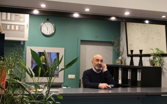 Yasha Hotel