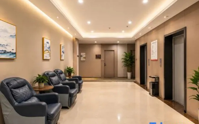 Yuqi Hotel (Zhumadian High-Speed Railway West Station)