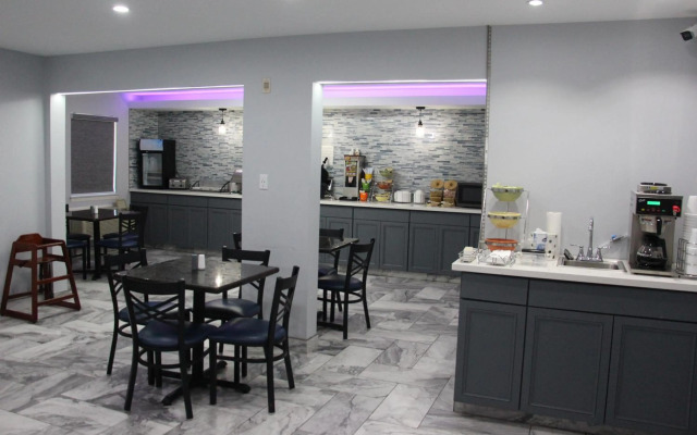 Douglas Inn And Suites