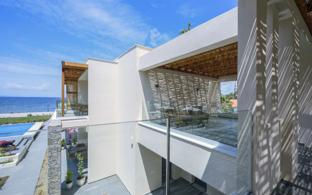 Amyntas Seafront Hotel