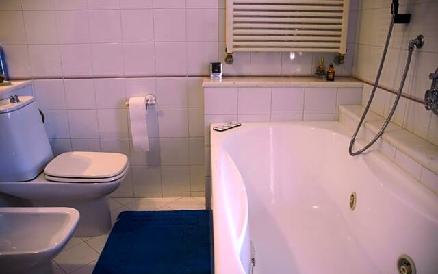 Liana Guest House