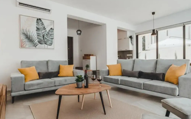66 PER - Stay Villa Palm