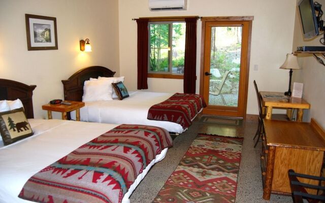 Glacier Guides Lodge
