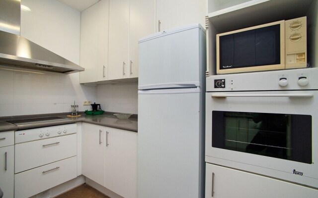 Cute & Spacious Eixample Apartment