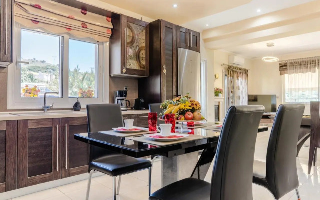Villa Paris - 3 Bedroom House in Crete