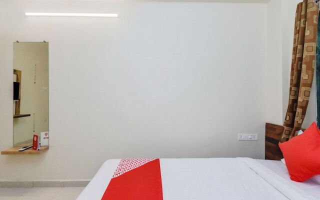 OYO 17342 Aditya Service Apartment