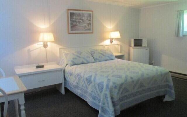 Country Squire Motel