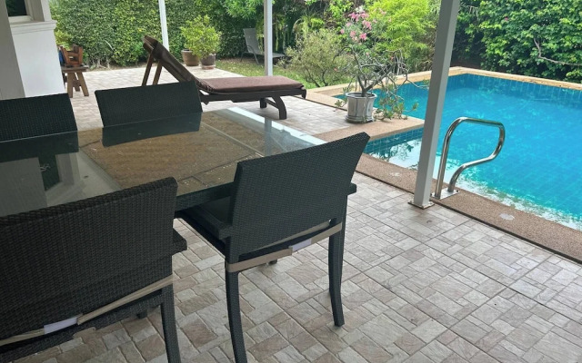 Hidden Villa Oasis Private Pool 2km to Beach&mall