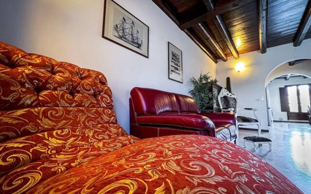 Housing of Charme With Rooftops Balconies