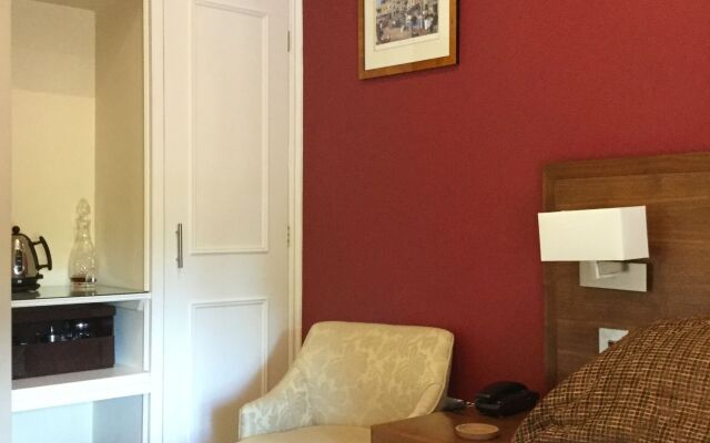 Castle of Comfort Hotel & Restaurant