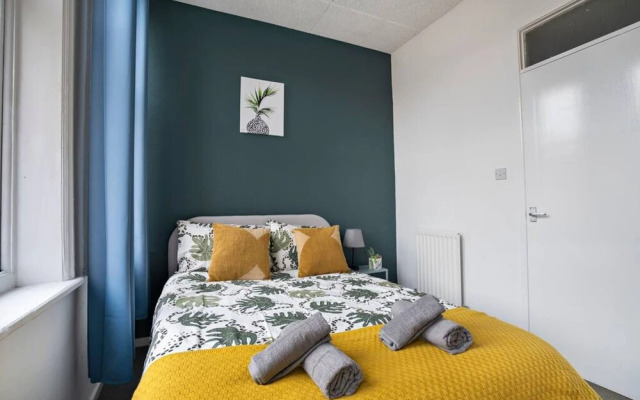 2 Bed-town Centre-free Parking
