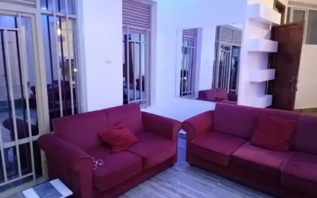 Queen Greenstars Apartment
