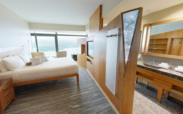 Sparkling Hill Resort