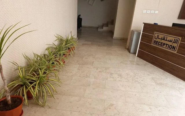 Super Oyo 147 Babylon Furnished Apartment