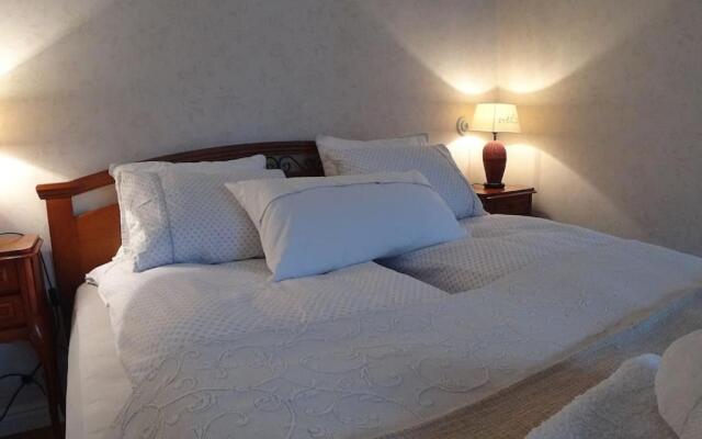 Cosy & Bright Home 4 min walk to Old Town