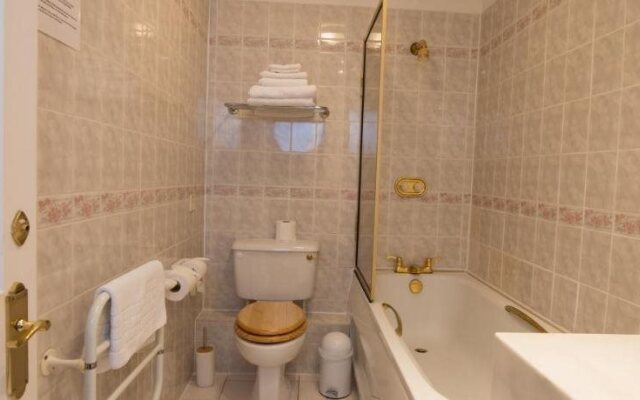 Dall Lodge Country House